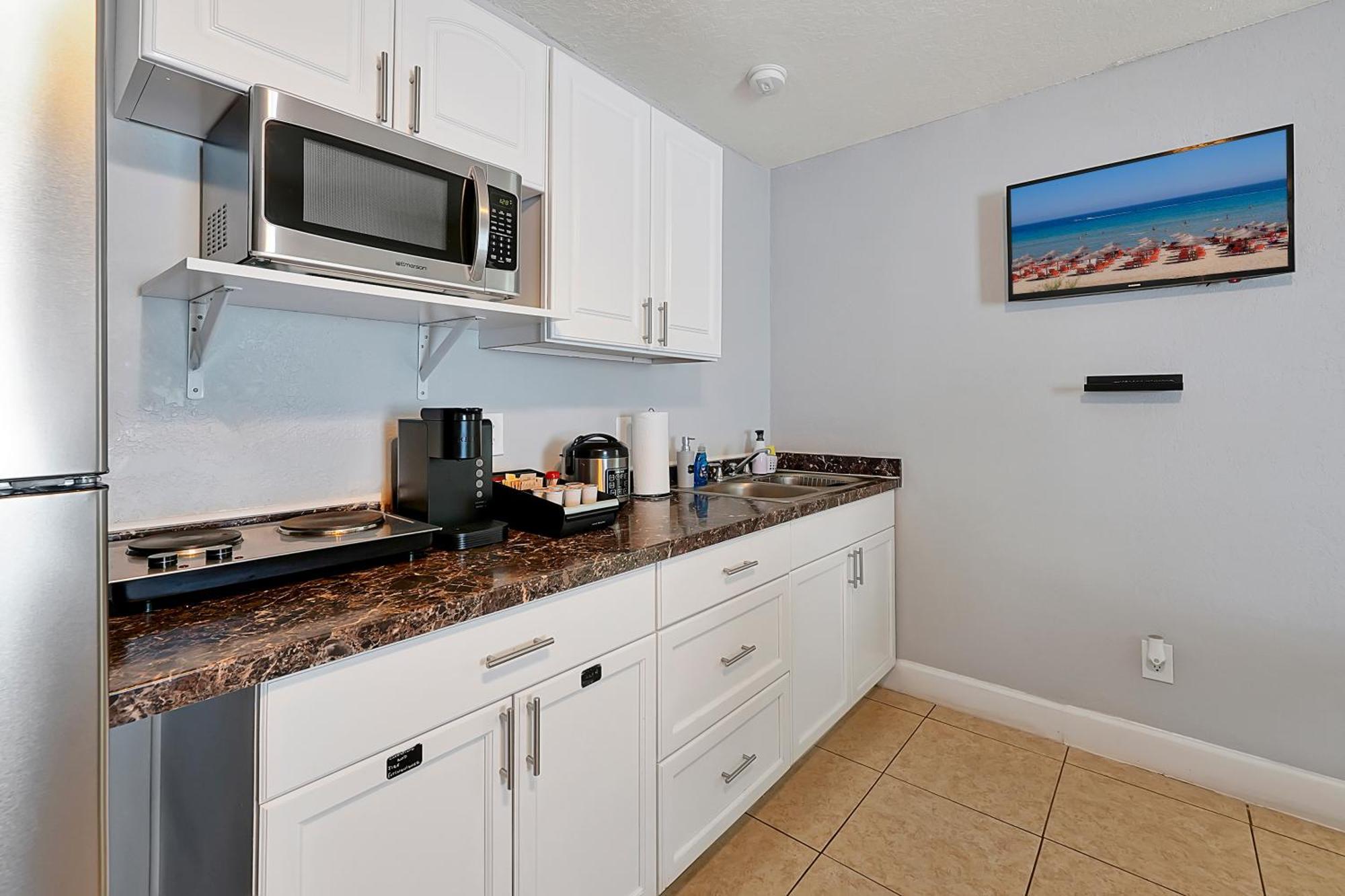 Comfortable Private In Tampa: The Wanderlust *